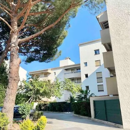 Appart-studio Classe 2 Etoiles Climatise Avec Parking Prive Apartment