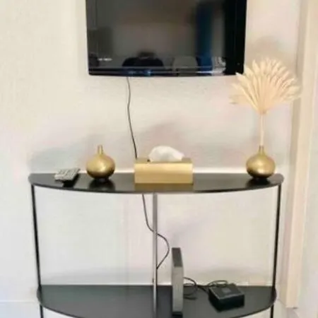 Apartment Appart-studio Classe 2 Etoiles Climatise Avec Parking Prive