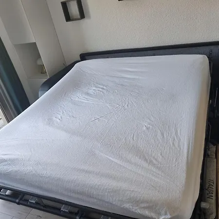 Appart-studio Classe 2 Etoiles Climatise Avec Parking Prive